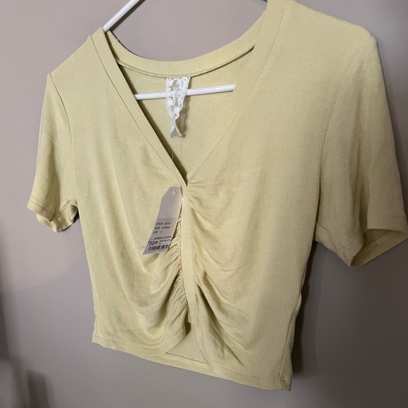 NEW Sadie & Sage- Ruched Top - Picture 4 of 8